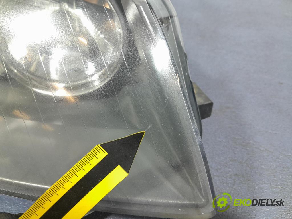 Audi A3 2005 světlo v pravo: 8P0941004M