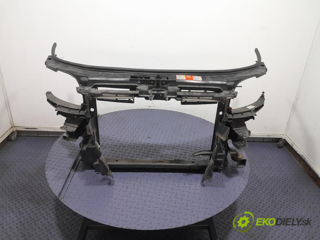 Audi A3 2005 výstuha Predné: / pas predný 8P0805594