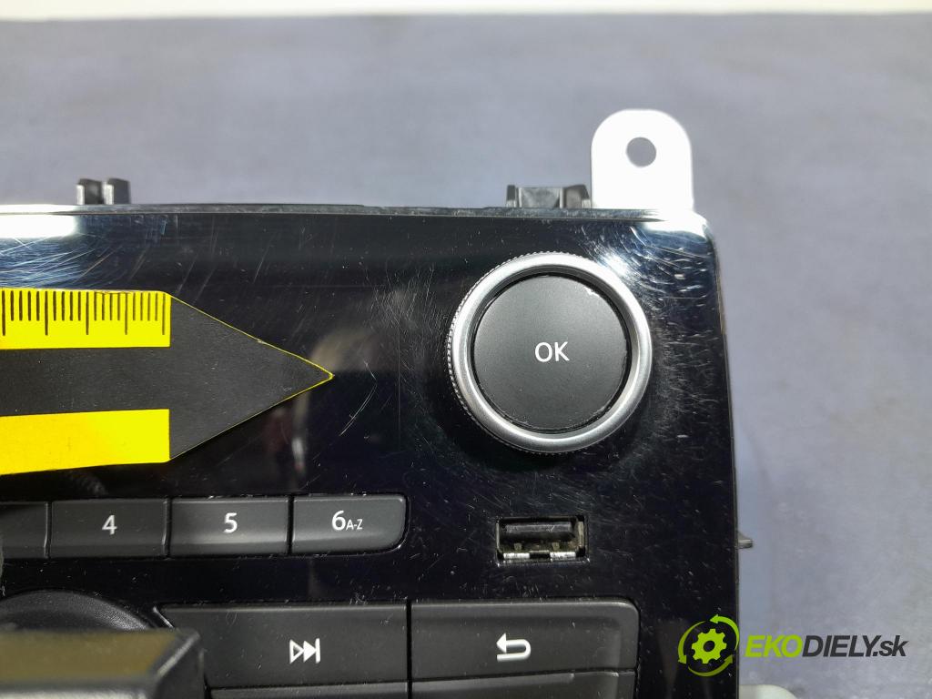 Renault Clio 2018 Radio I Navigace: 281158838R