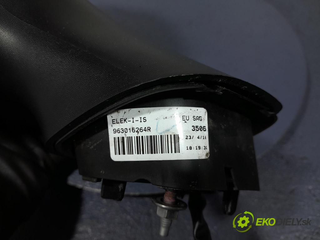 Renault Clio 2018 zpětné zrcátko prave