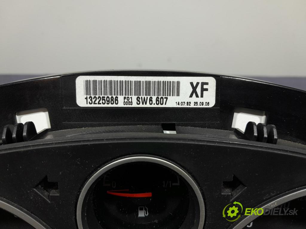 Opel Astra 2006 prístrojovka/ budíky 13225986