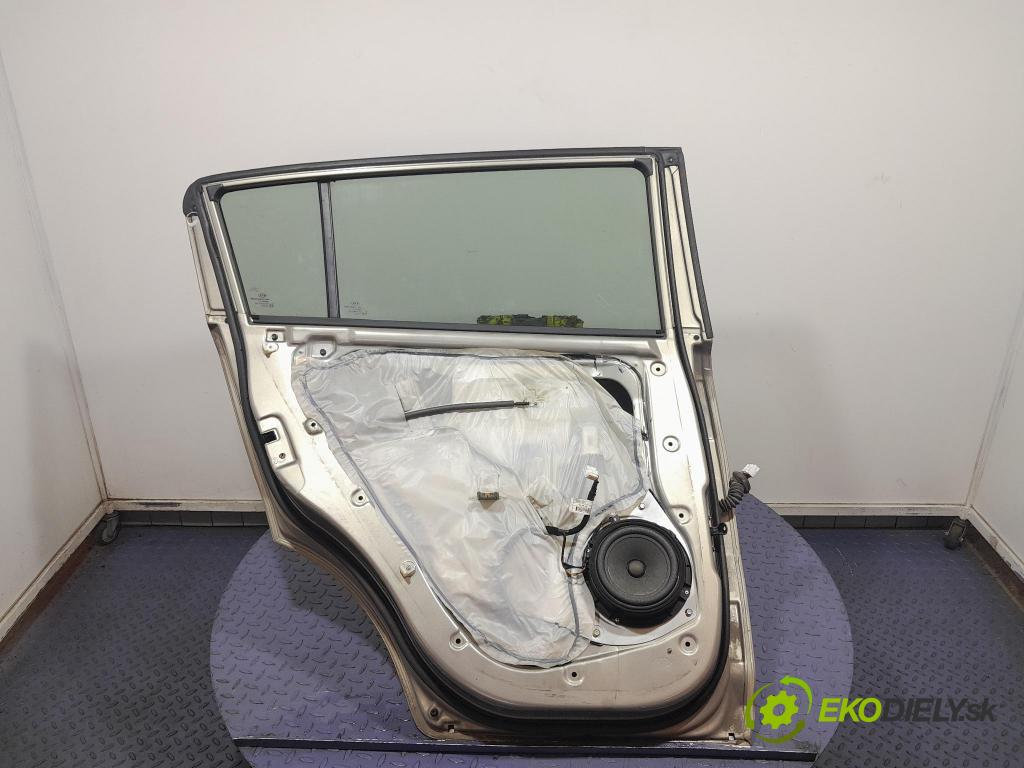 Kia Sportage 2011 dvere zad Vľavo: 