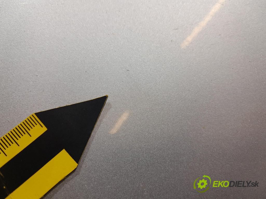Suzuki Swift 2009 dvere zad pravé