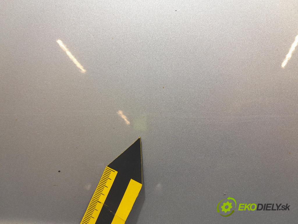 Suzuki Swift 2009 dvere Predné pravé