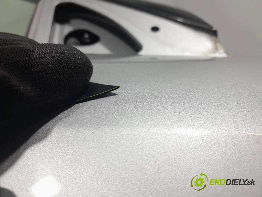 Suzuki Swift 2009 dvere Predné pravé