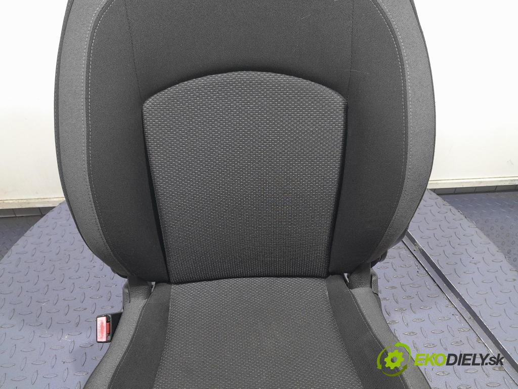 Peugeot 206 2011 Sedačka Ovládače: