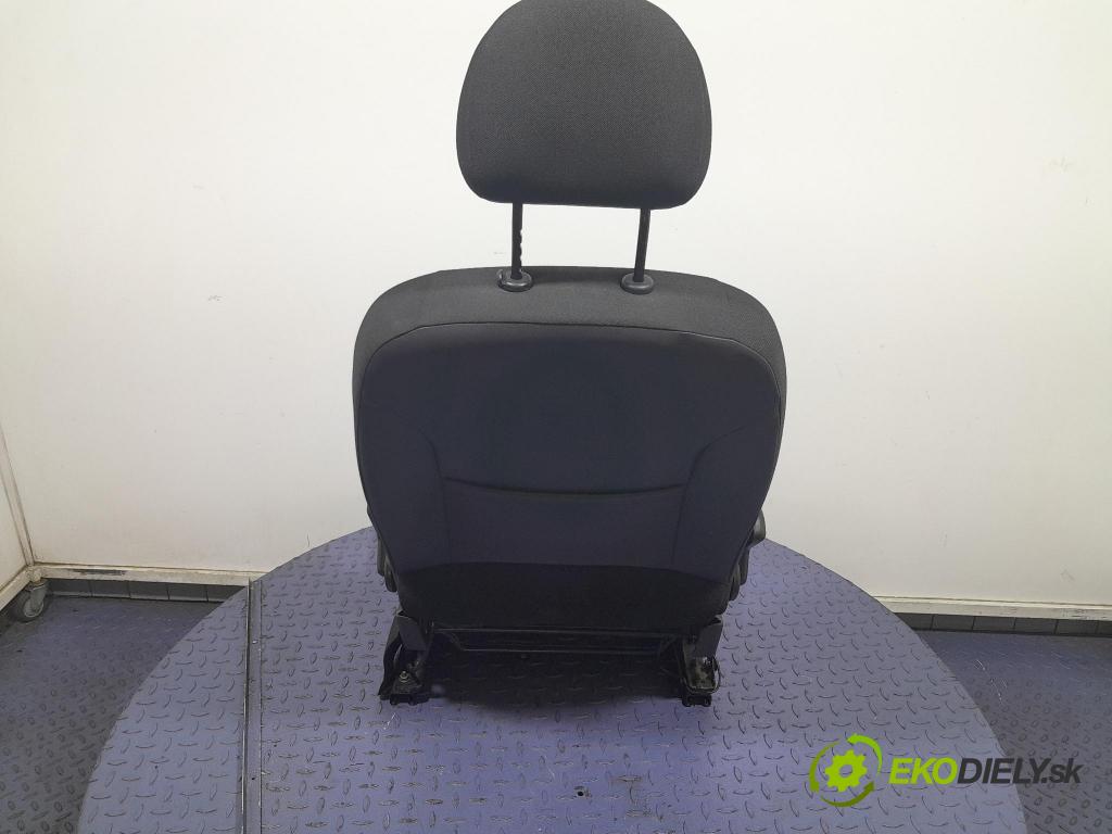 Peugeot 206 2011 Sedačka Ovládače: