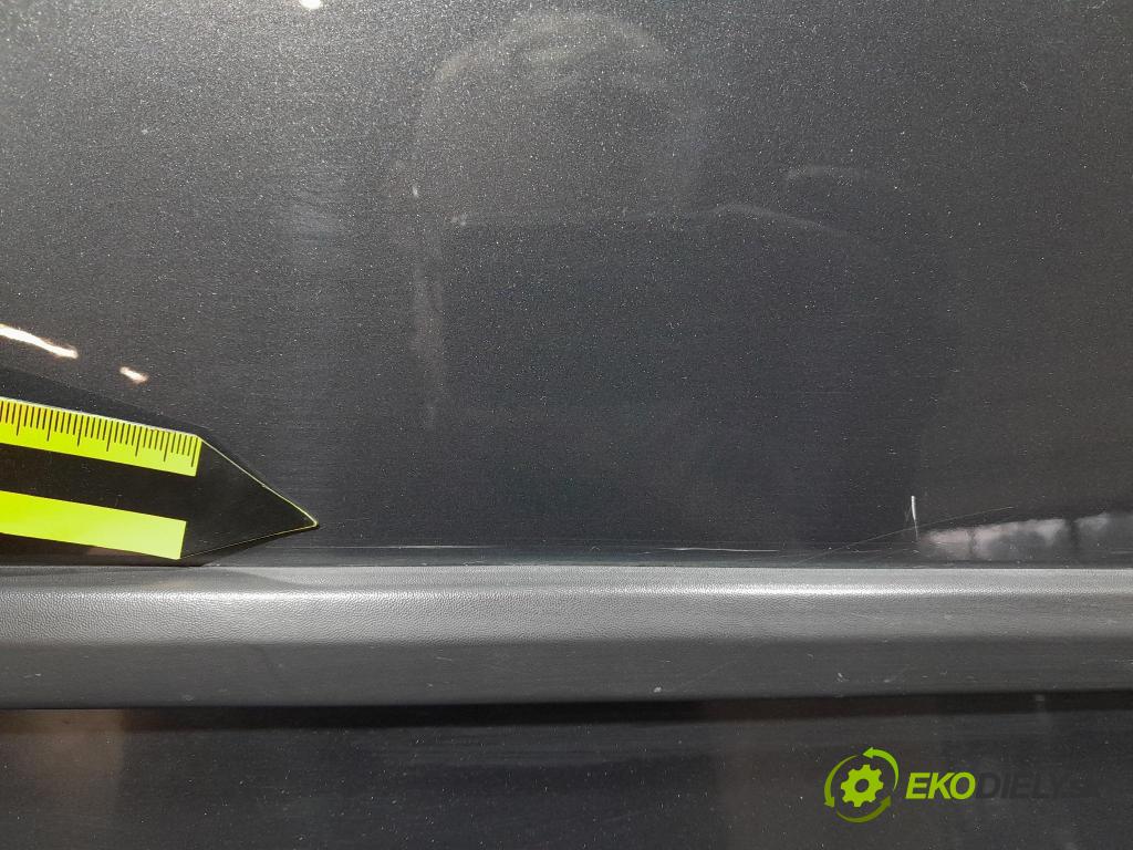 Peugeot 301 2014 dvere Predné Vľavo: