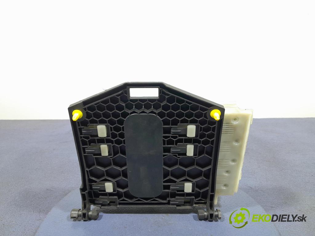 Ford Mondeo 2010 skrinka Poistky: AG9T-14A073-ED
