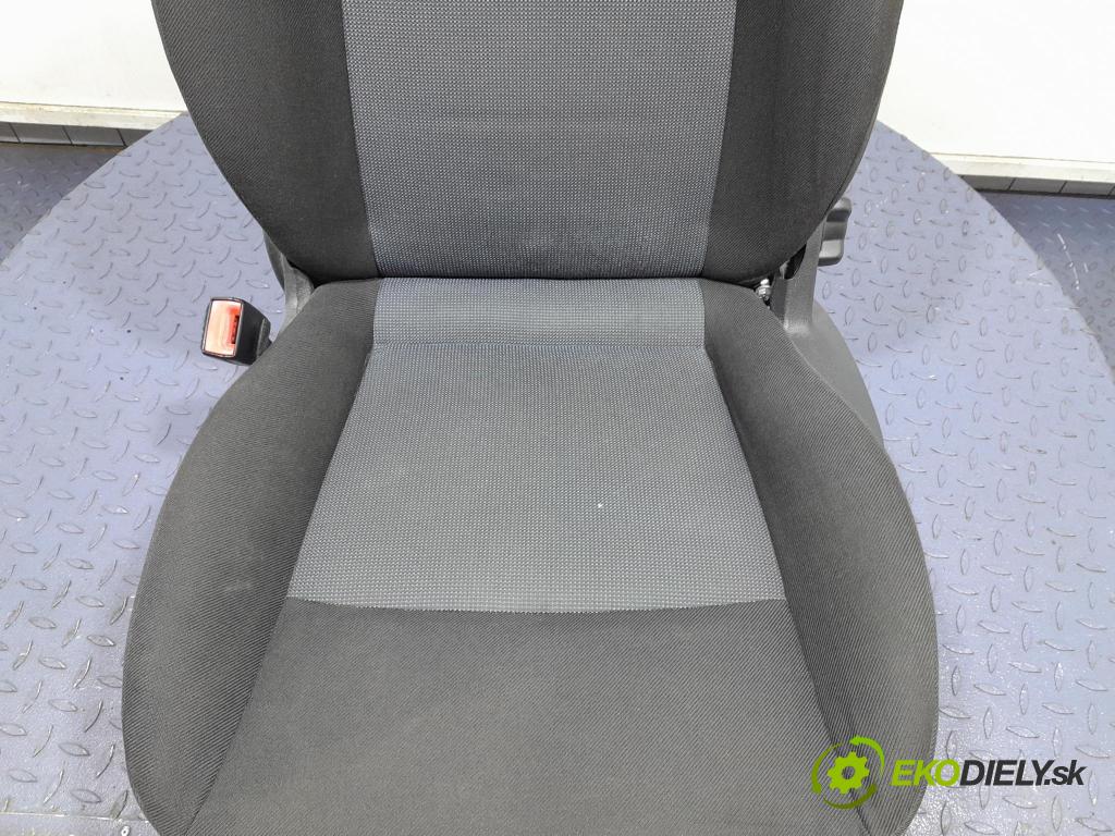 Ford Mondeo 2010 Sedačka Ovládače: