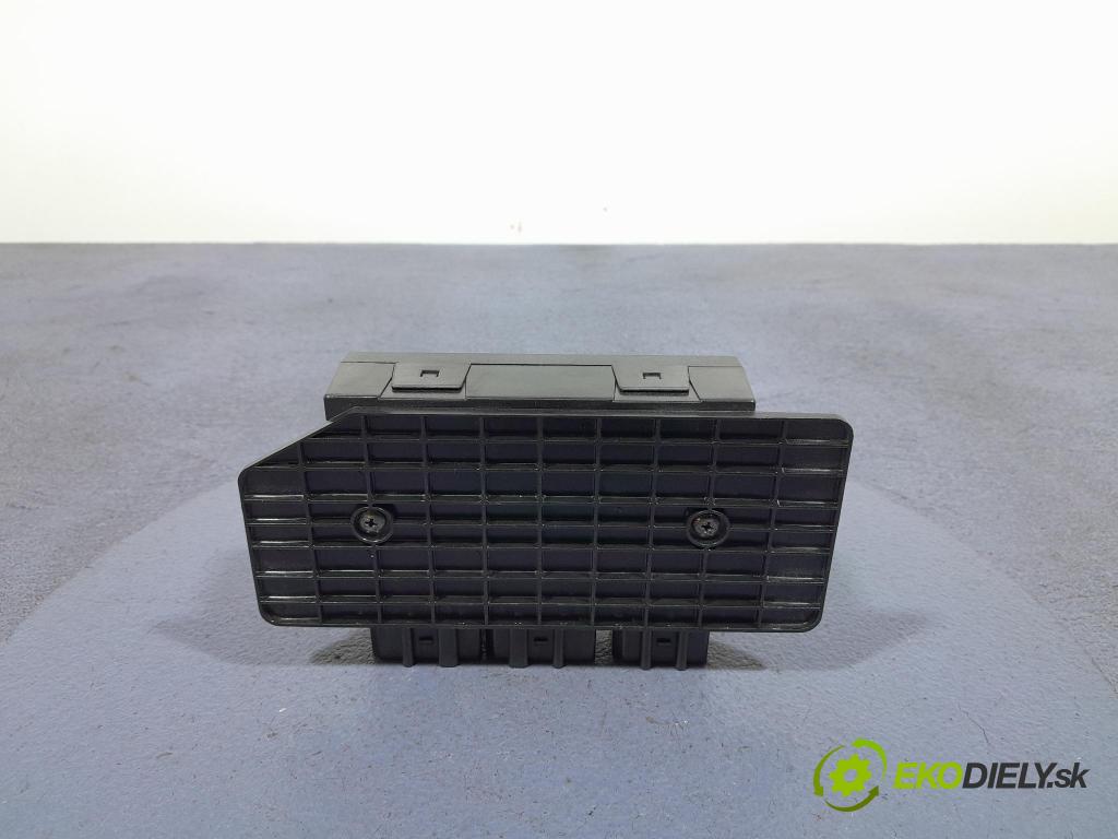 Vw Passat 2004 řídící jednotka Komfortu 1C0959799A