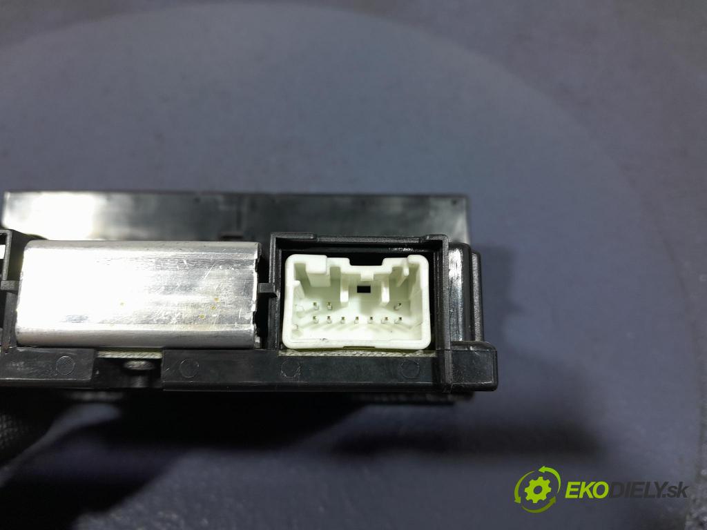 Volvo S40 2005 displej Radio / GPS 30679647