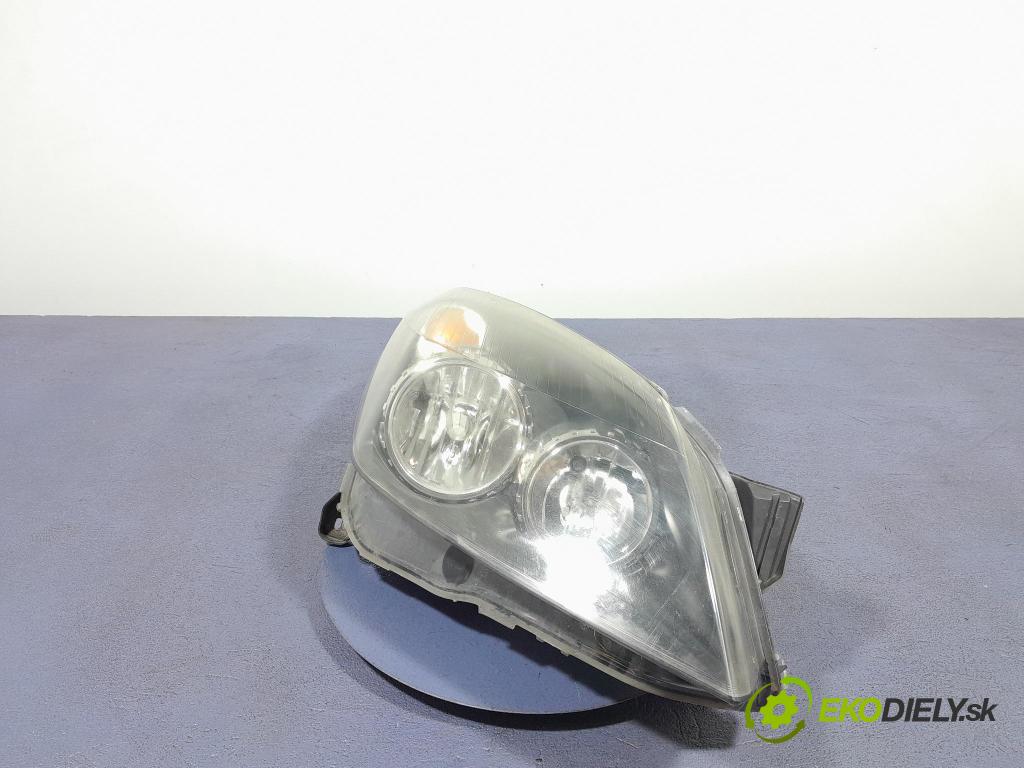 Opel Astra 2005 Reflektor: v pravo: