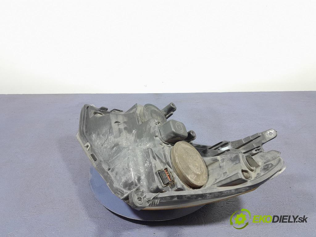 Opel Astra 2005 Reflektor: v pravo: