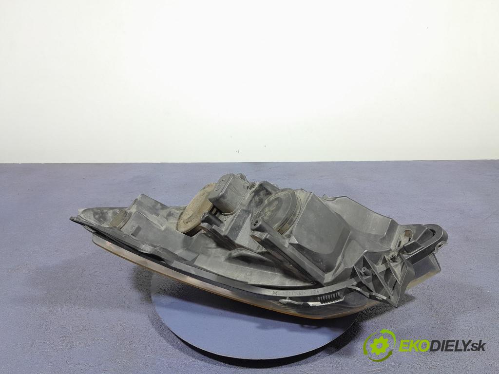 Opel Astra 2005 Reflektor: v pravo: