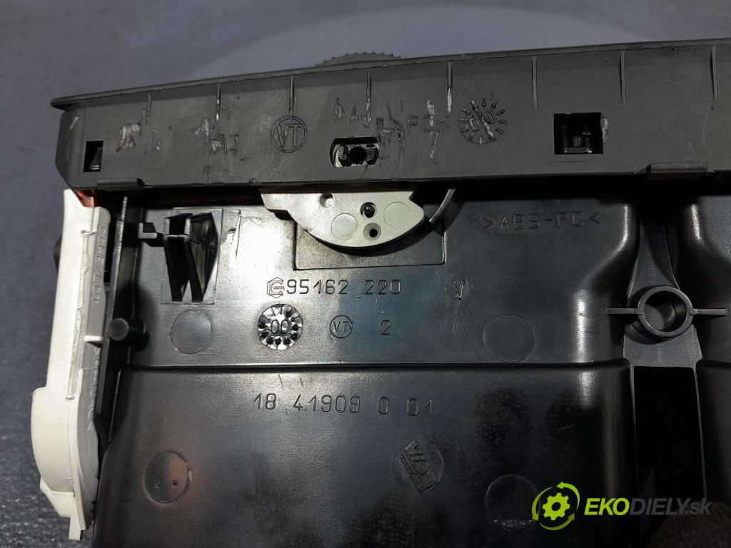 Vw Passat 2000 Mřížky Proud vzduchu Vzduch: 3B0819728D