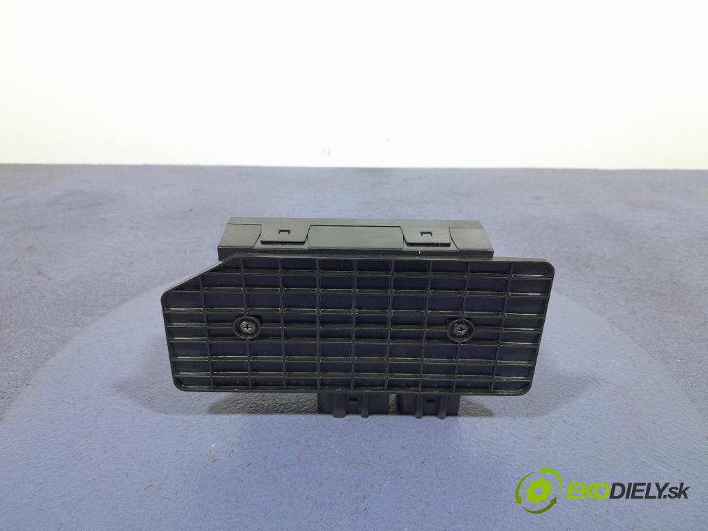 Vw Passat 2000 řídící jednotka Komfortu 1C0959799B