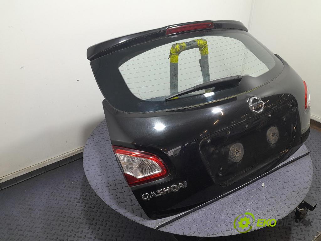 Nissan Qashqai 2011 zadní dveře kufra: kufr