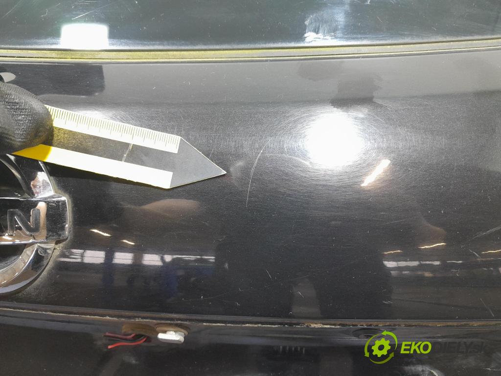 Nissan Qashqai 2011 zadní dveře kufra: kufr