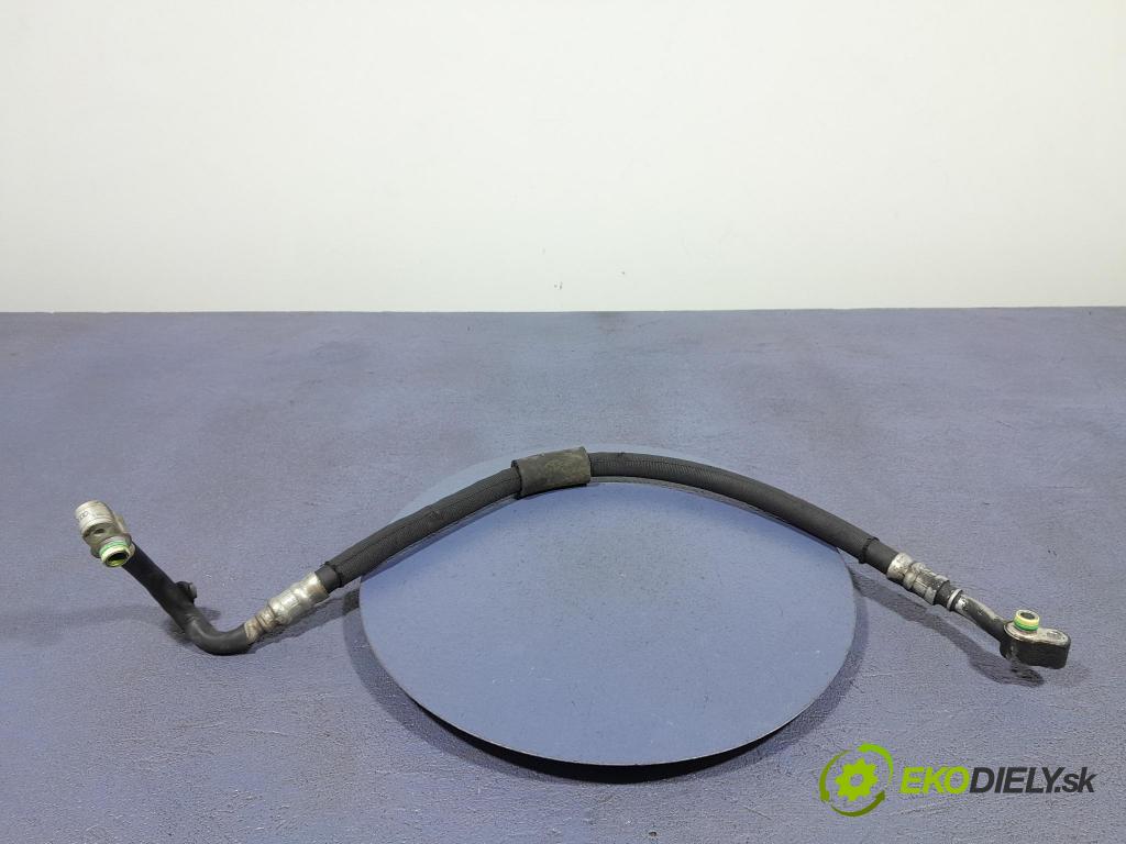 Audi A6 2005 trubka Klimatizace: 4E0260701L