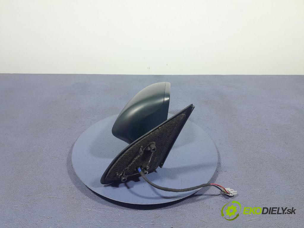 Nissan Qashqai 2011 zpětné zrcátko prave