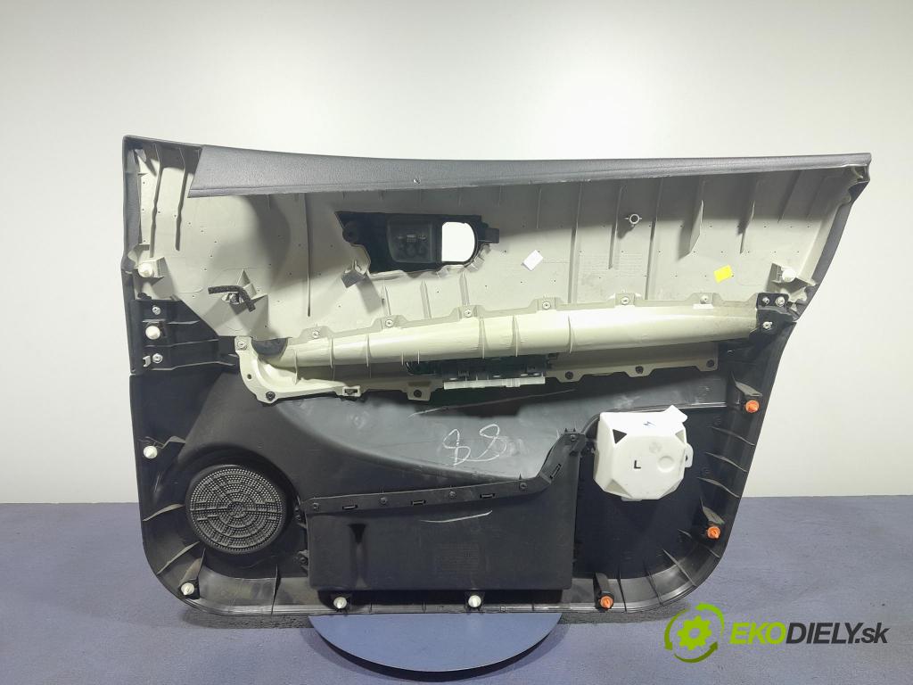 Nissan Qashqai 2011 Tapacír: dveře před levá