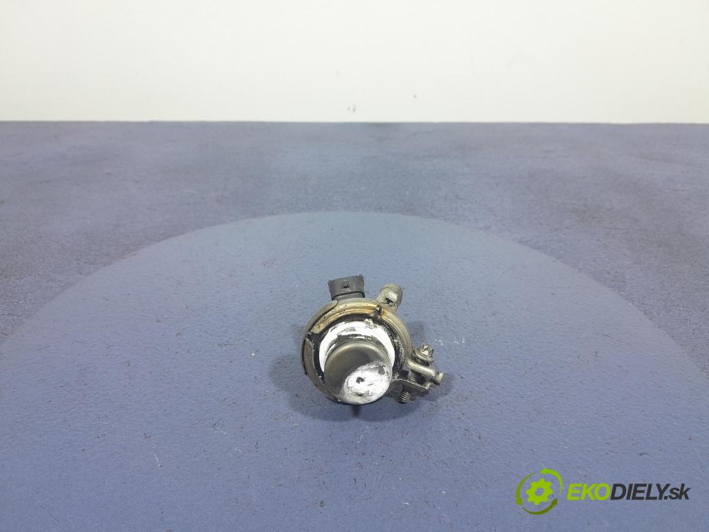 Bmw X5 2014 vstřikovač 0444025010