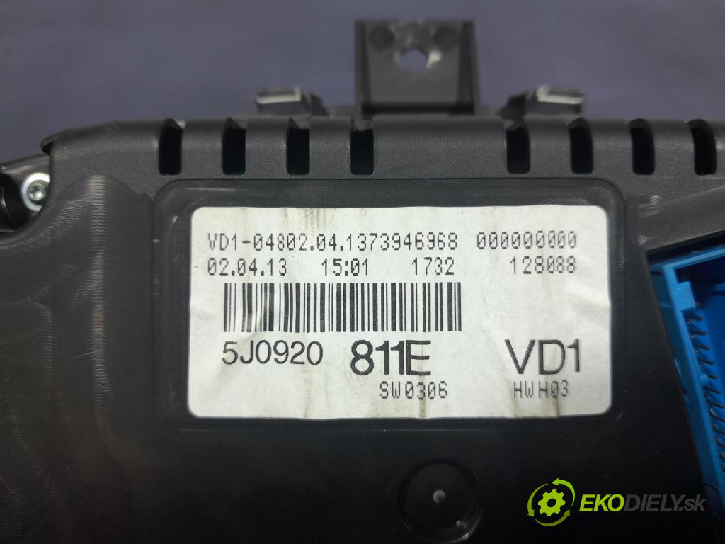 Skoda Fabia 2013 Přístrojová deska 5J0920811E