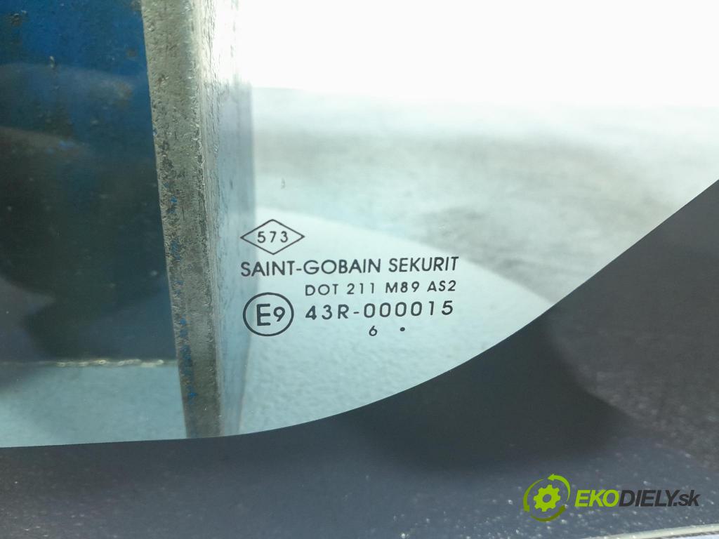 Dacia Dokker 2017 sklo Karosérie: Zad:
