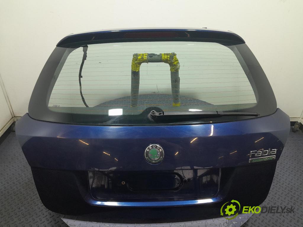 Skoda Fabia 2009 zadní dveře kufra: kufr
