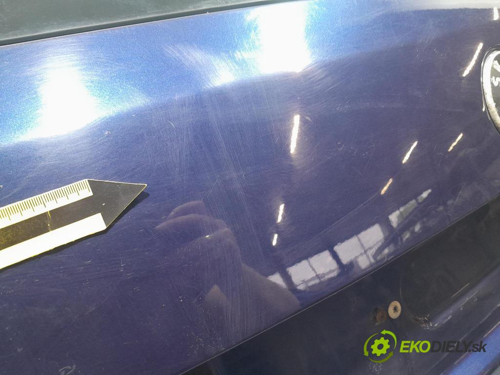 Skoda Fabia 2009 zadní dveře kufra: kufr