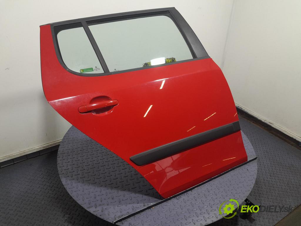 Skoda Fabia 2013 dveře Zad: prave