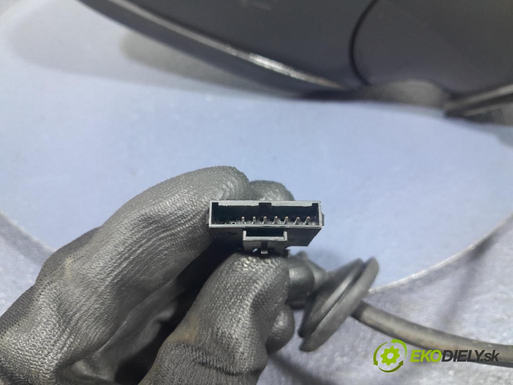 Opel Astra 2012 zpětné zrcátko prave