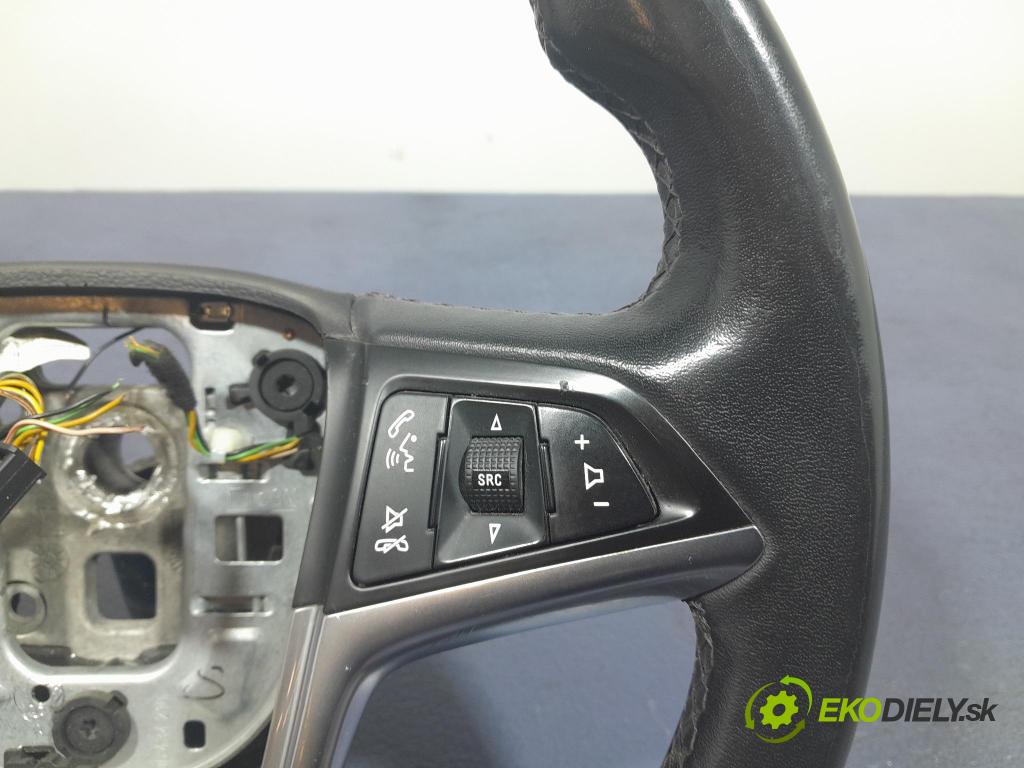 Opel Astra 2012 volant 13351025