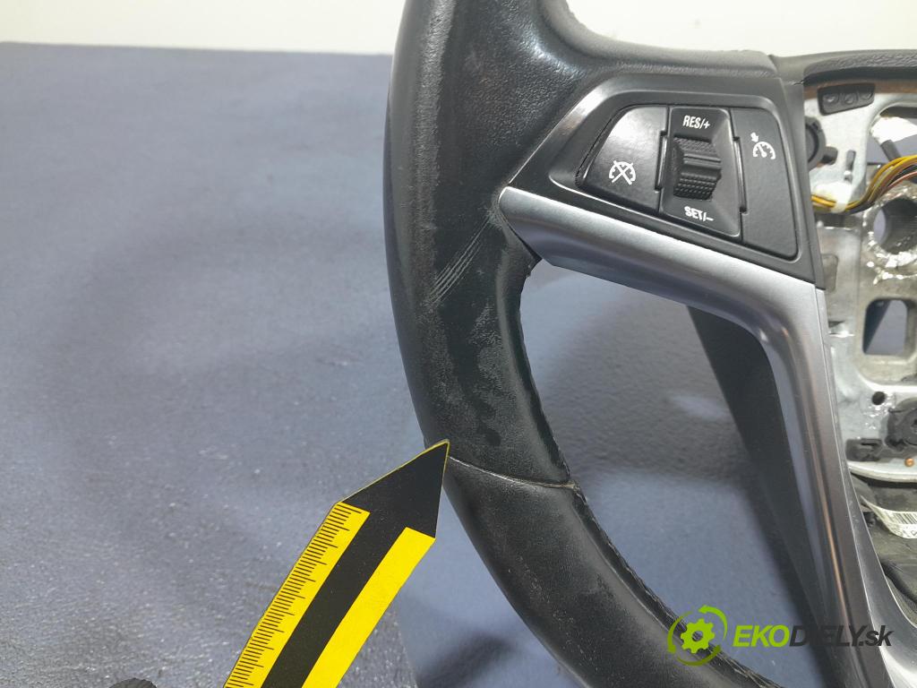 Opel Astra 2012 volant 13351025