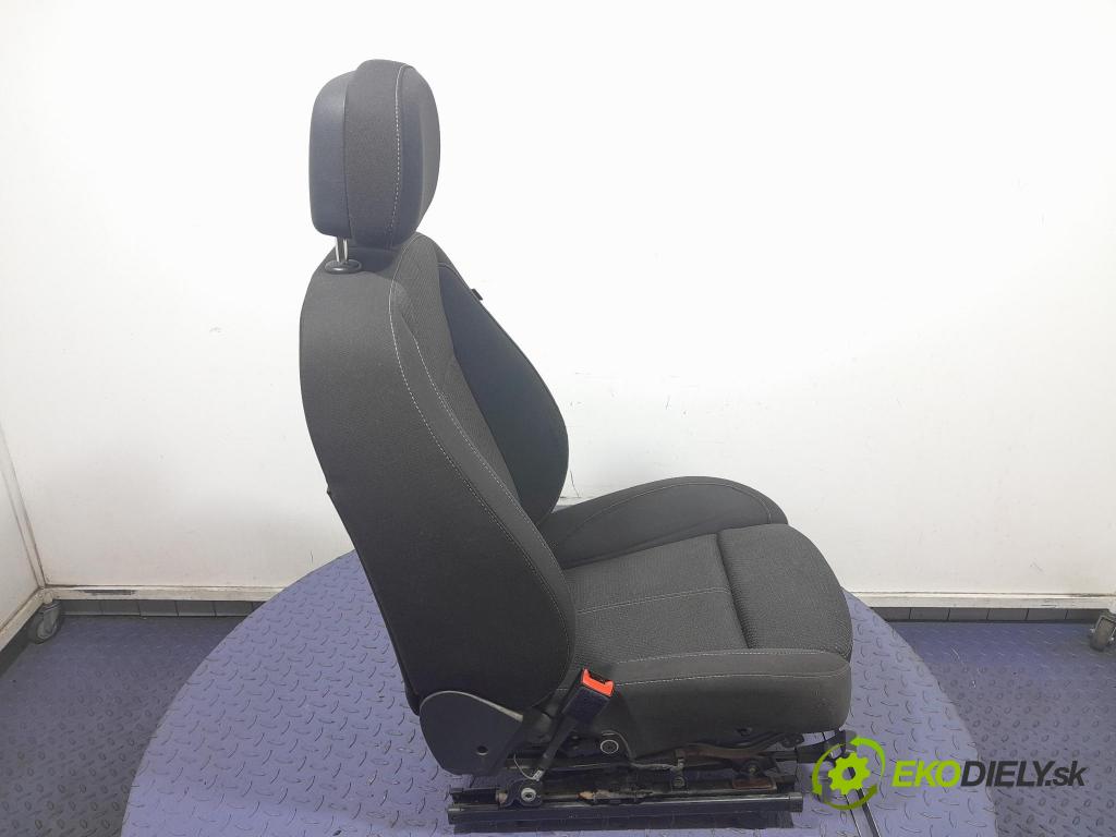 Opel Astra 2012 Sedačka Ovládače: