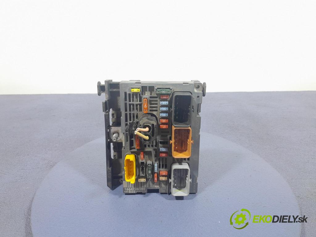 Peugeot 308 2008 skrinka Poistky: 9664706280