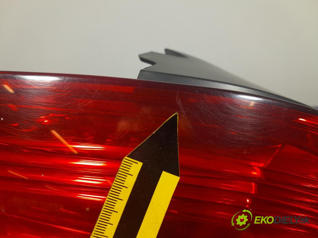 Peugeot 308 2008 svetlo / reflektor zad ľavá Vonkajsia: