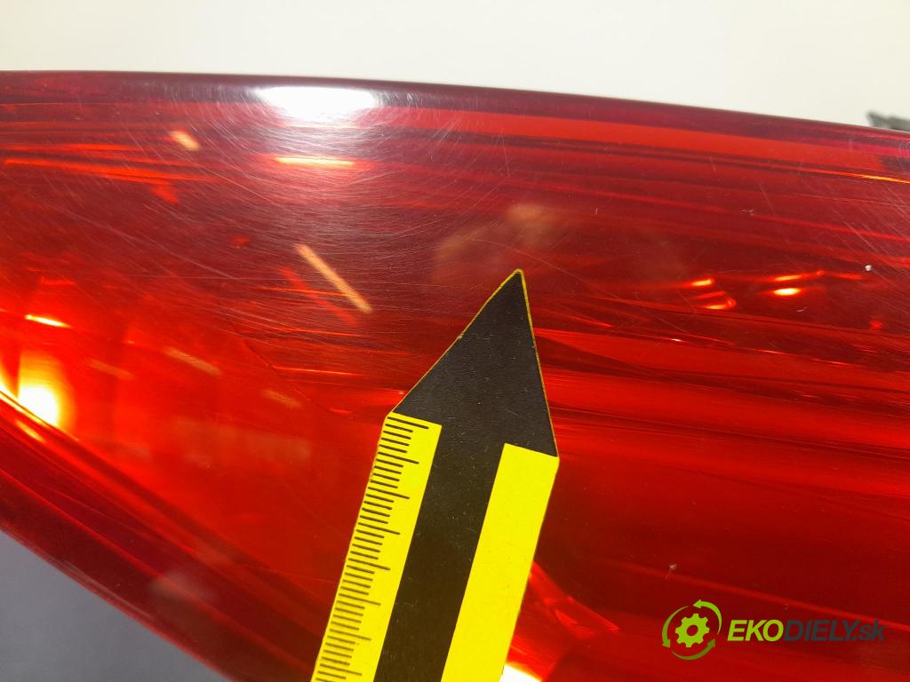 Peugeot 308 2008 svetlo / reflektor zad ľavá Vonkajsia: