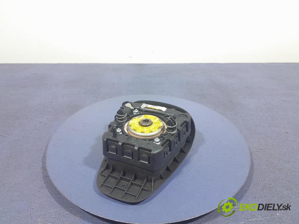 Opel Astra 2012 kokpit,pristrojová doska