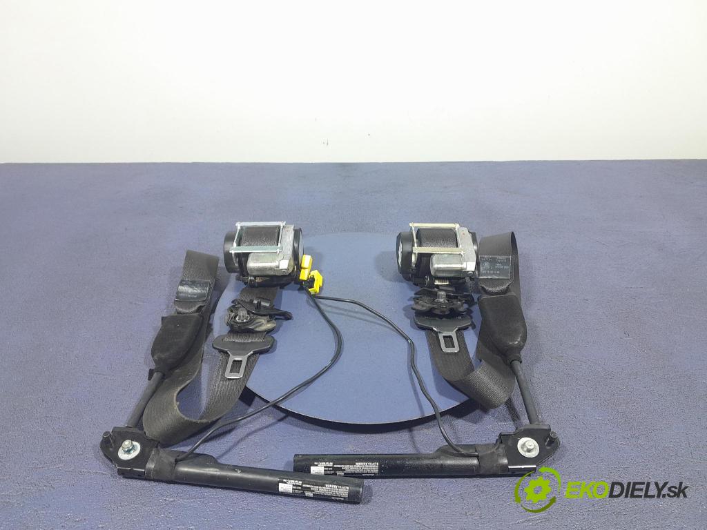 Opel Astra 2012 kokpit,pristrojová doska