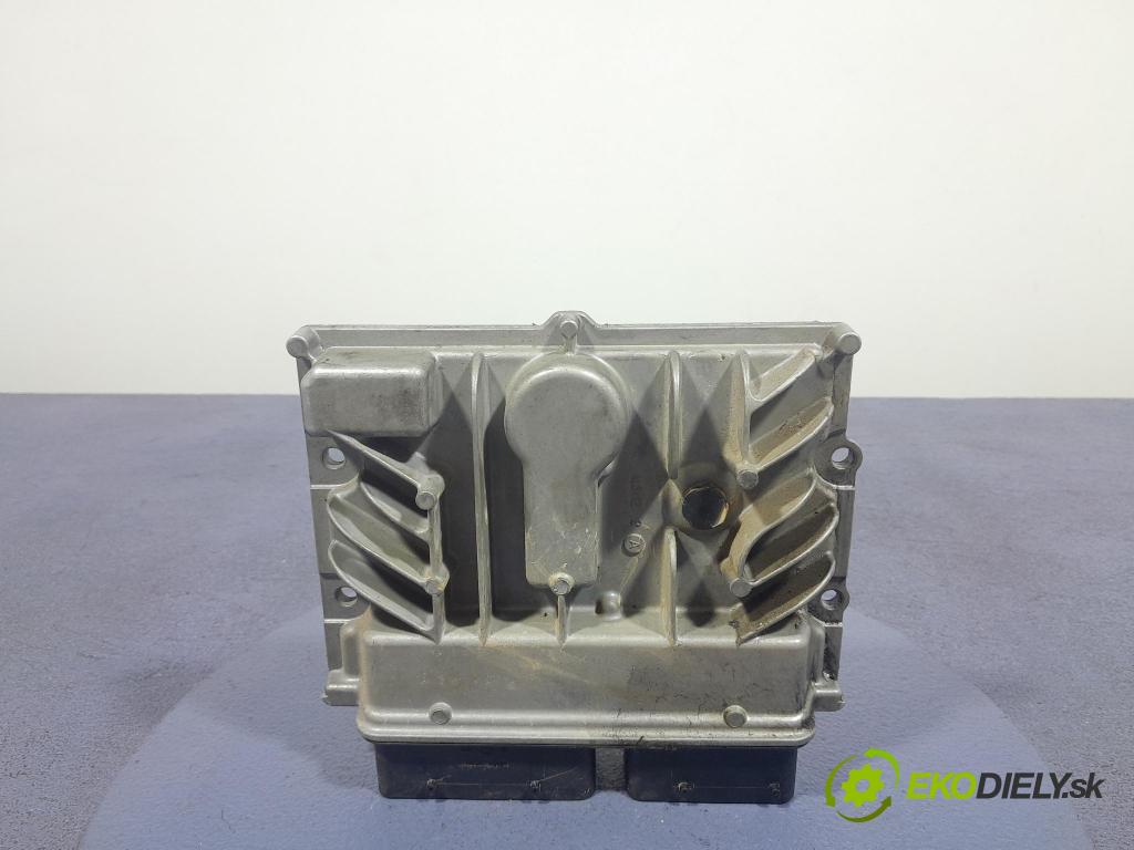 Opel Astra 2012 riadiaca jednotka Motor: 55584315