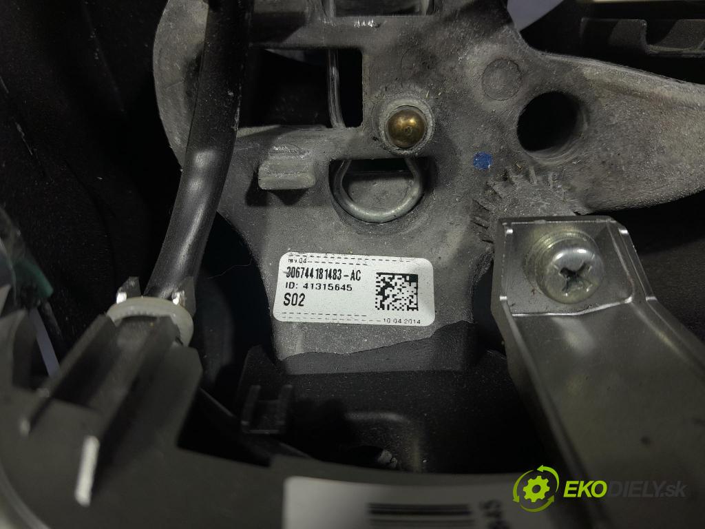 Toyota Yaris 2014 volant 45100-0D490C1