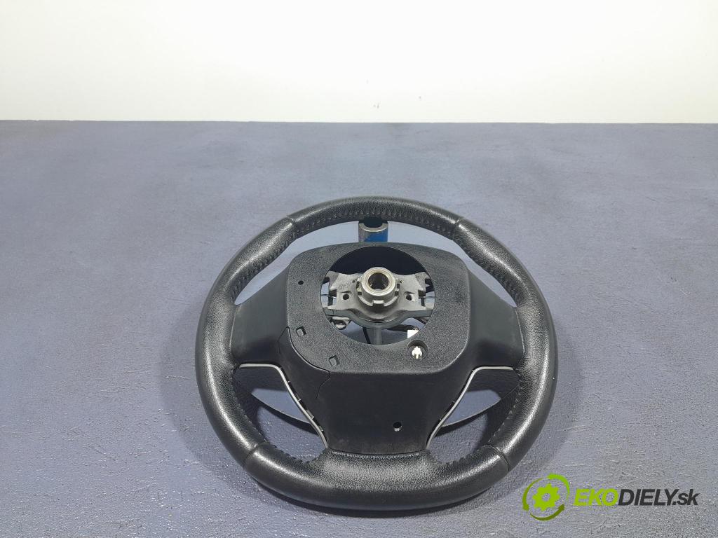 Toyota Yaris 2014 volant 45100-0D490C1