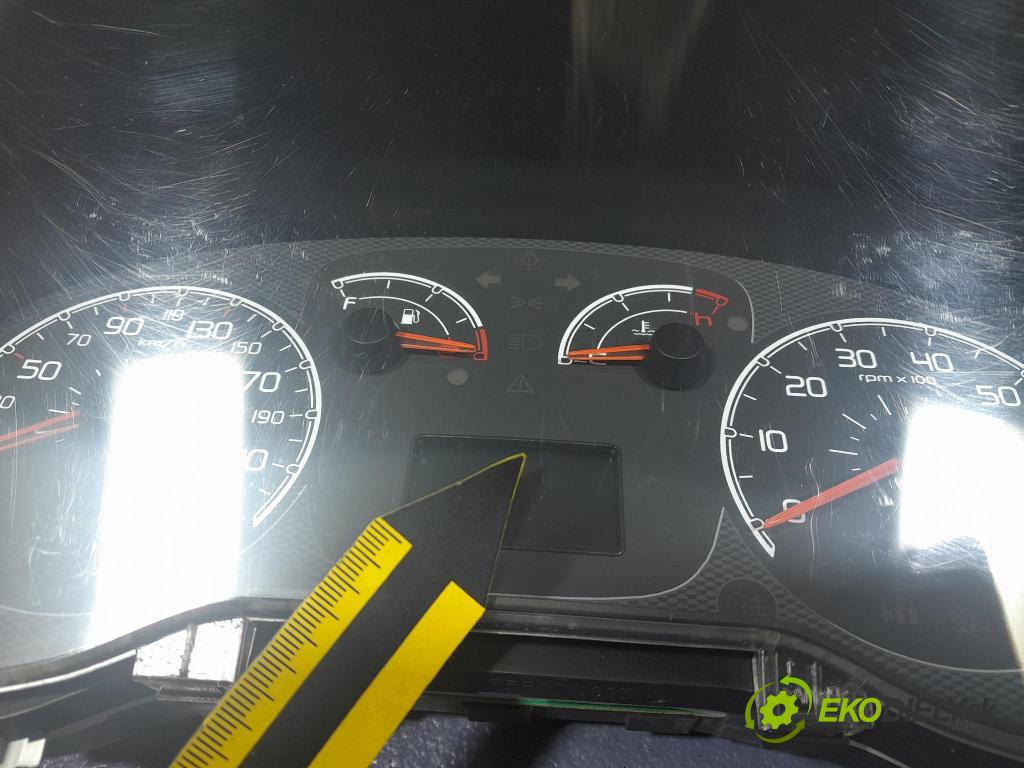 Fiat Doblo 2011 prístrojovka/ budíky