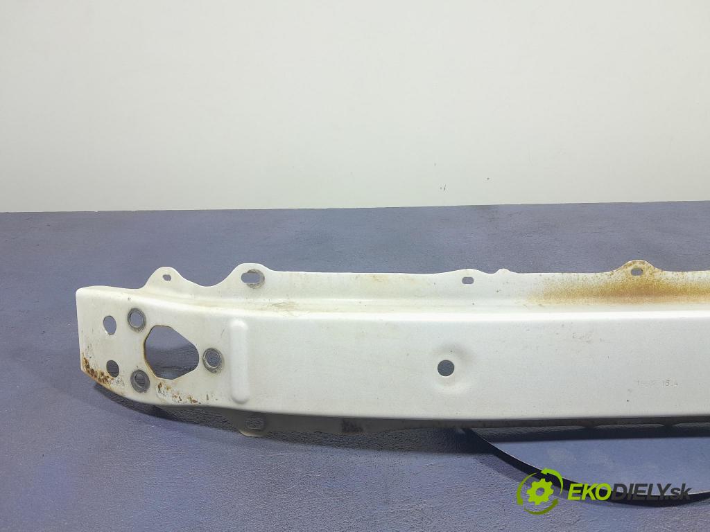 Toyota Yaris 2014 výstuha narazník Predné