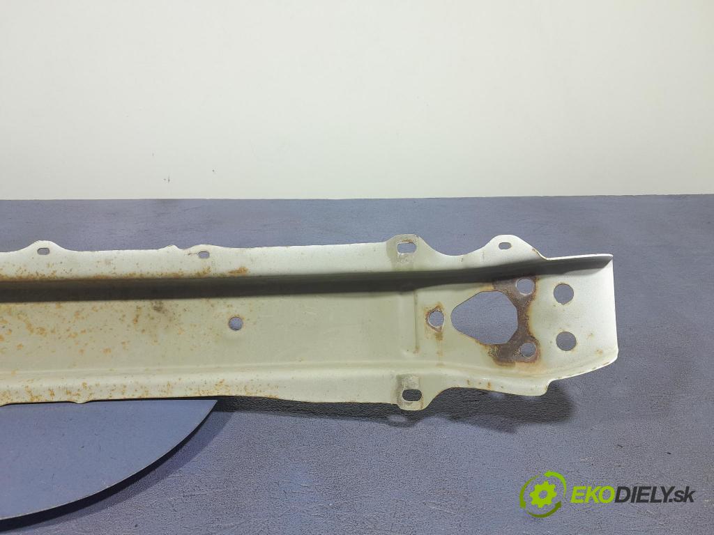 Toyota Yaris 2014 výstuha narazník Predné 
