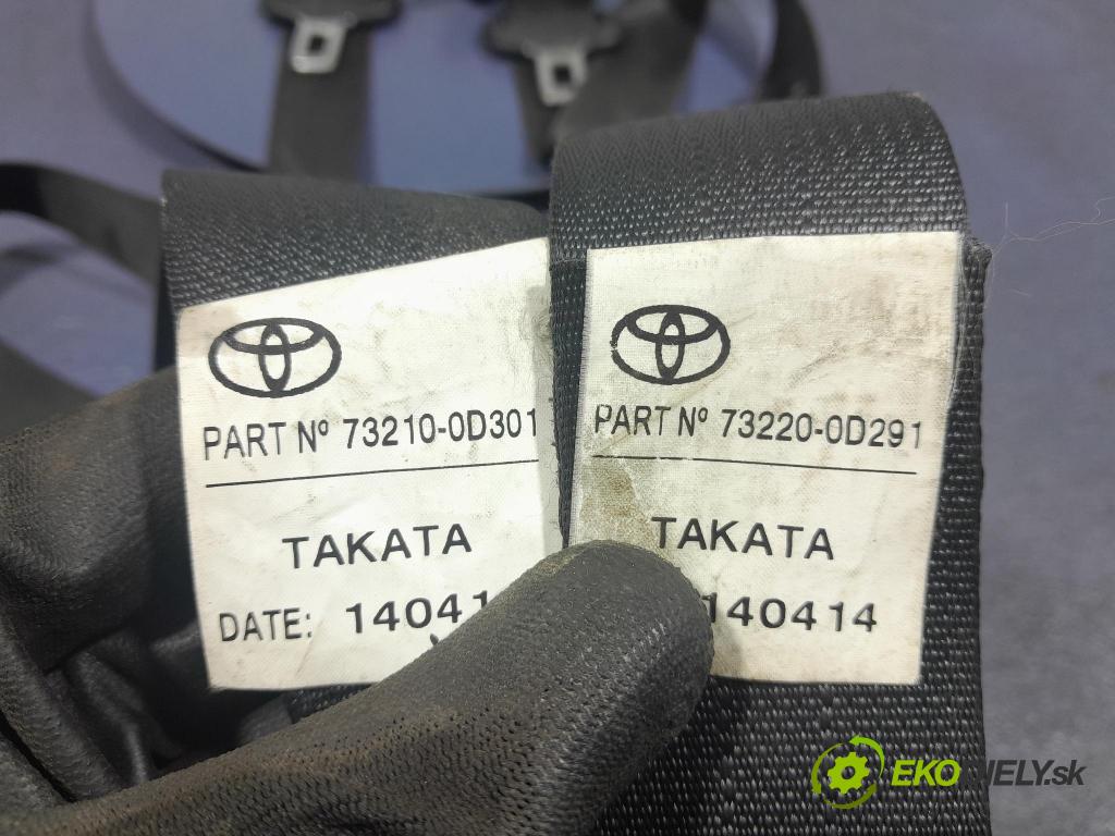 Toyota Yaris 2014 kokpit,pristrojová doska 