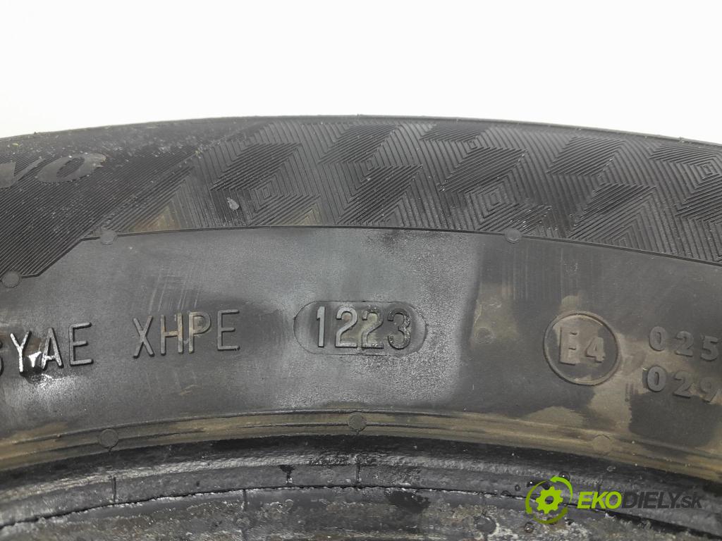 Renault Espace 1997 pneumatiky: Víceúrovňové 4050496000271
