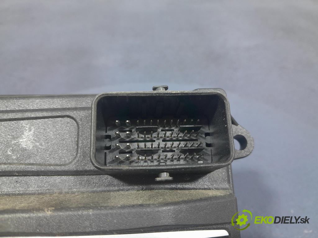 Opel Vectra 2005 riadiaca jednotka 10R-036616